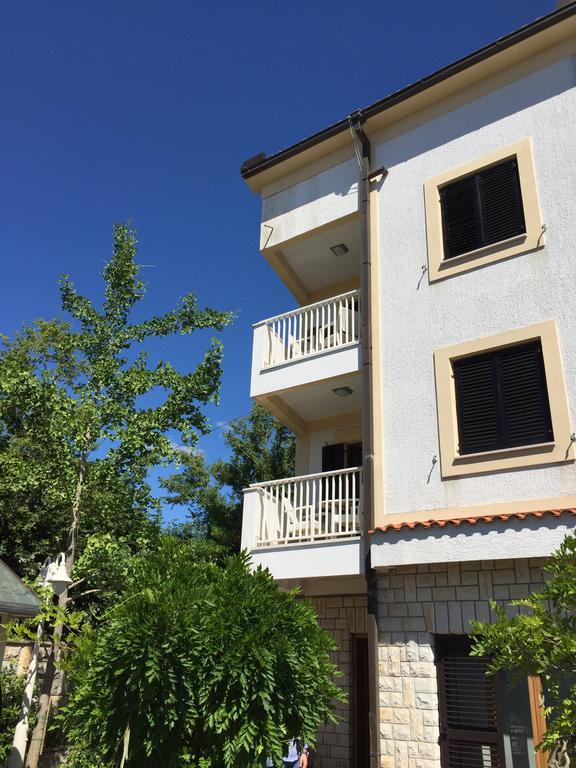 Apartments Papalinna By Moro Malinska Ngoại thất bức ảnh